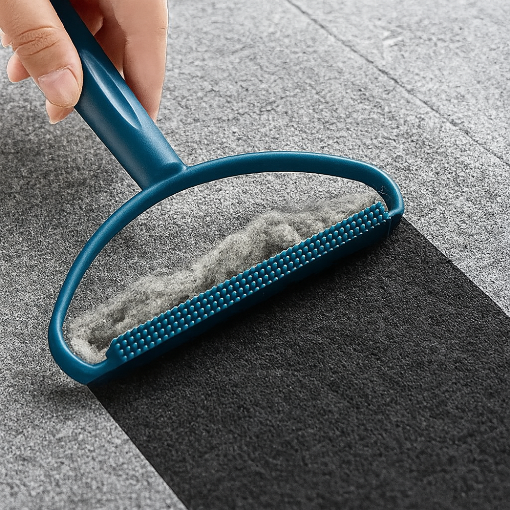 Brosse anti-poils pour canapés et tapis