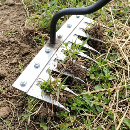 Râteau de Désherbage en Acier Robuste – Outil Résistant pour Entretien de Jardin et Élimination des Mauvaises Herbes