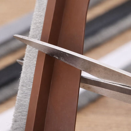 IsolaMax | Bas de porte isolant auto-adhésif – Isolation phonique et thermique